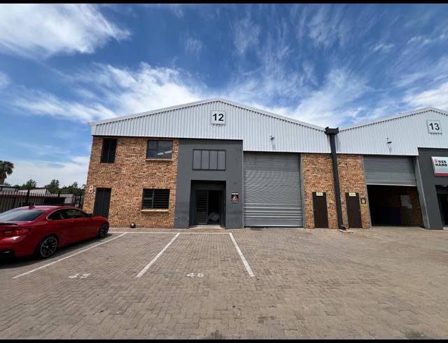 347M² WAREHOUSE TO LET IN STRIJDOMPARK